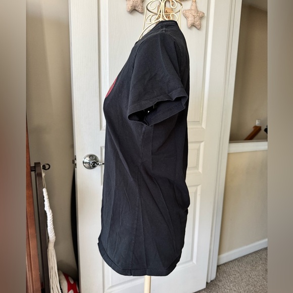 Women’s Tee - Picture 3 of 4